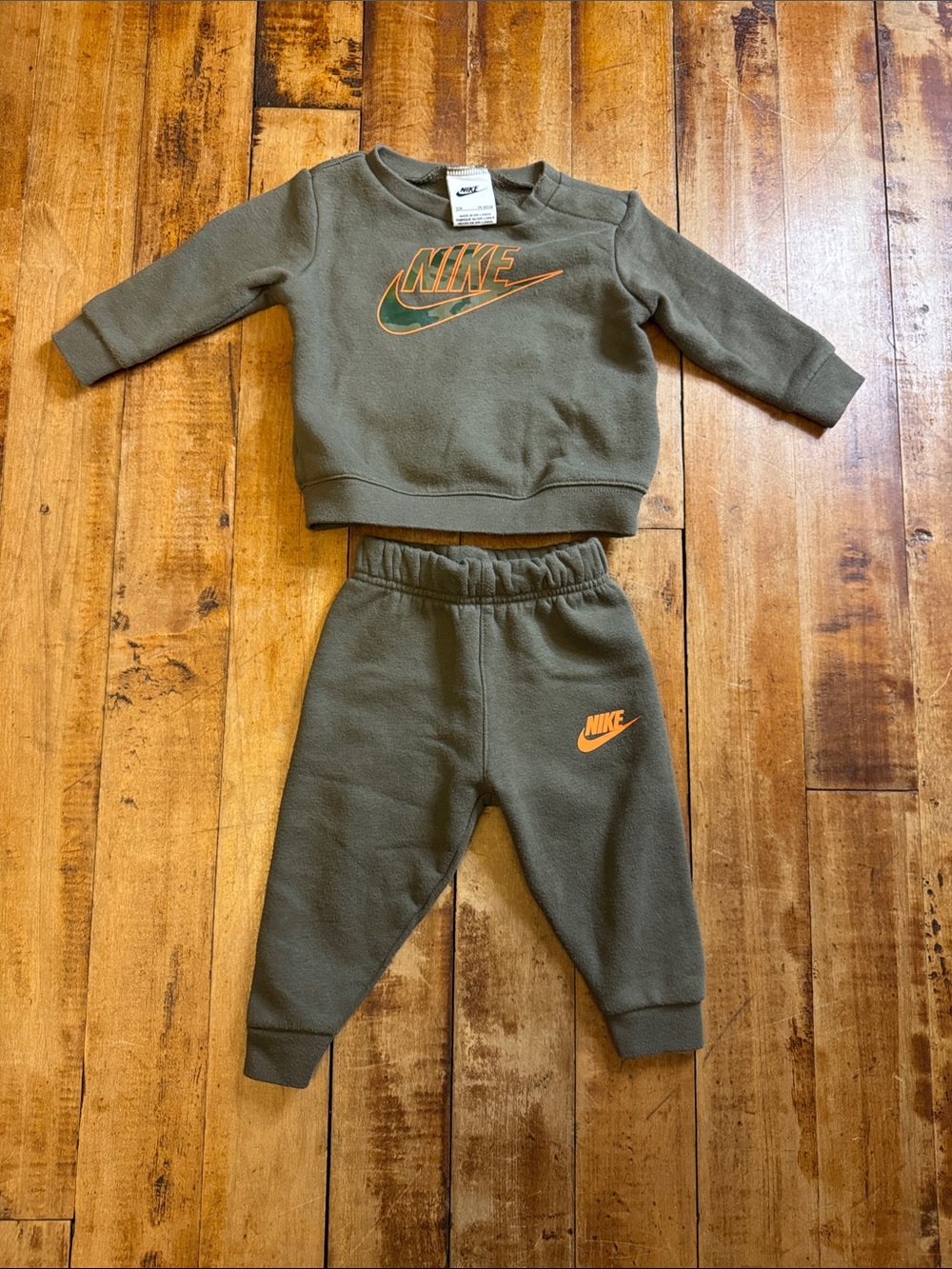 Nike Sweatshirt Joggers Set size 12 months green unisex fall winter
